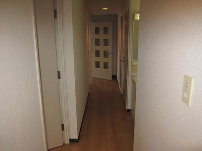 Other room space. Corridor