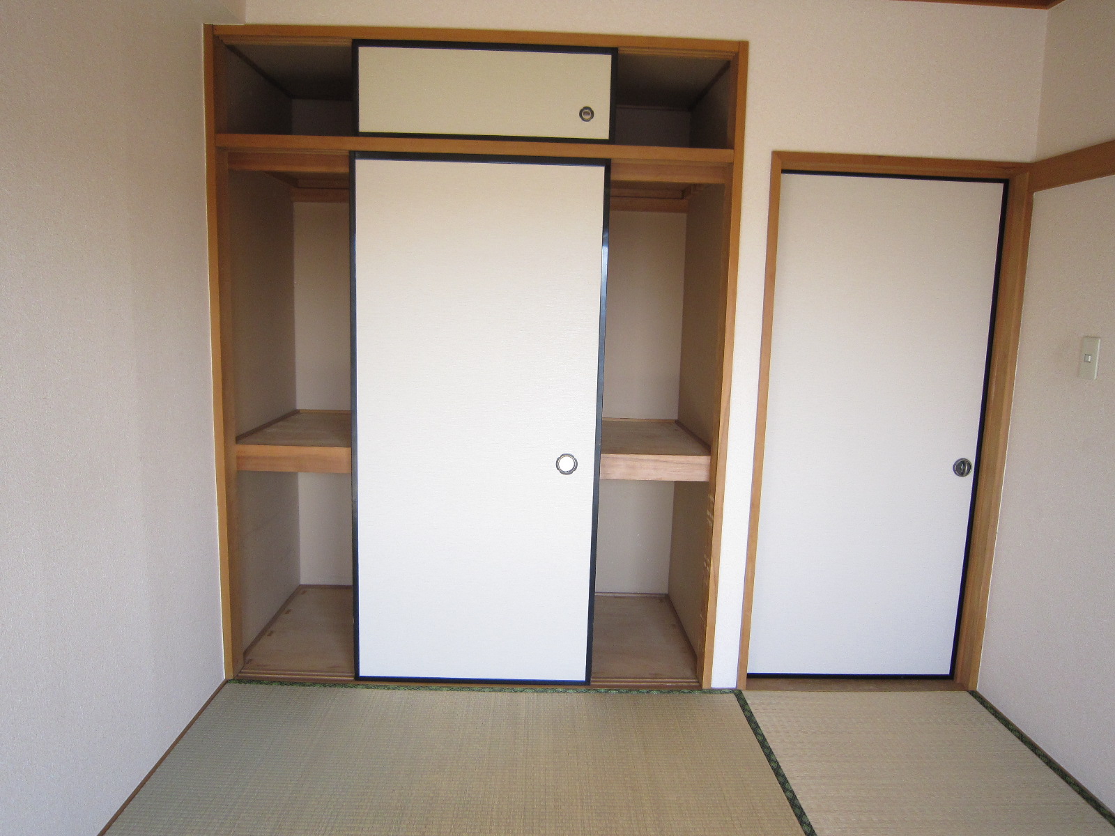 Receipt. Upper closet with storage!