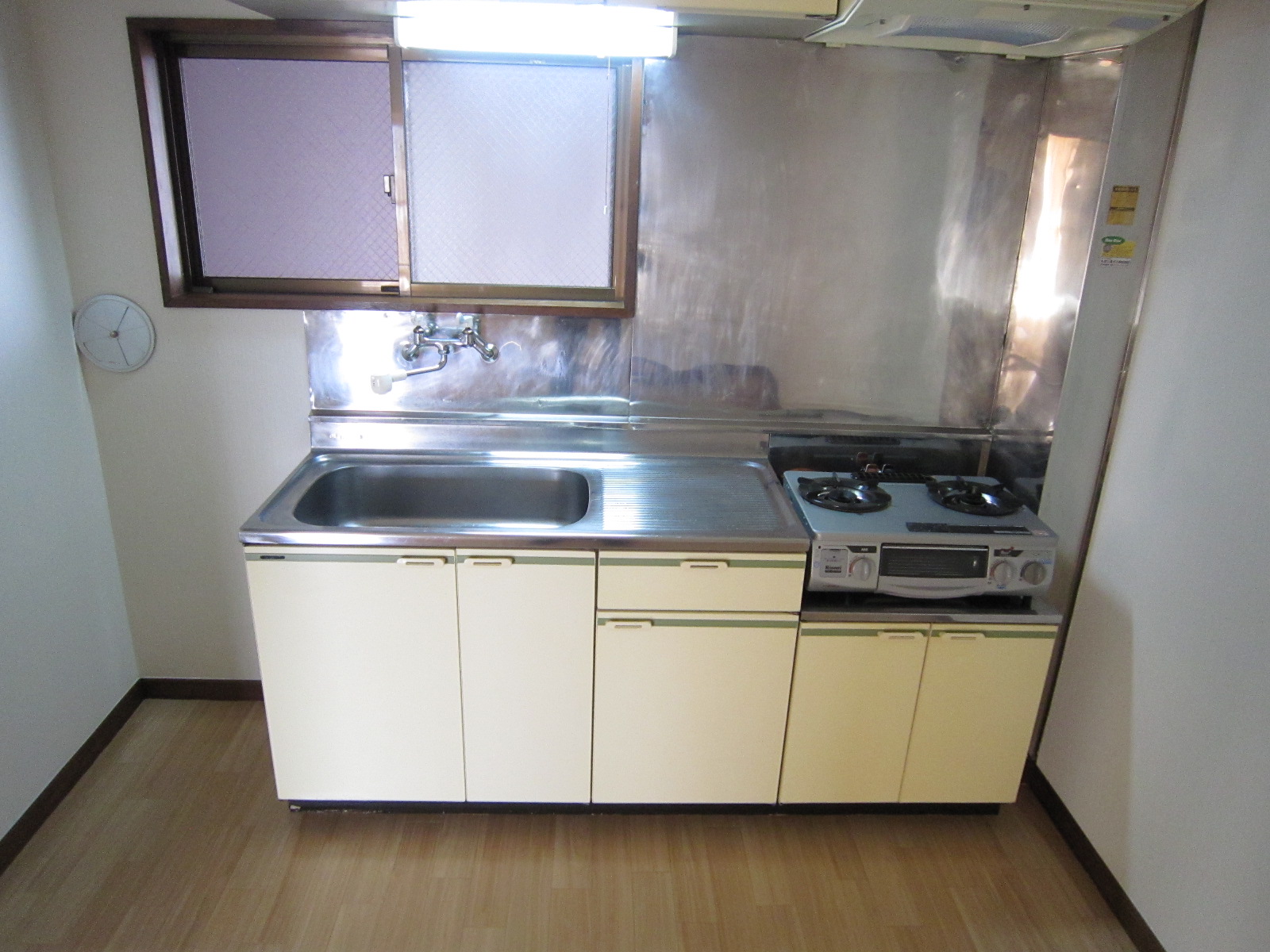 Kitchen. Spacious kitchen ☆