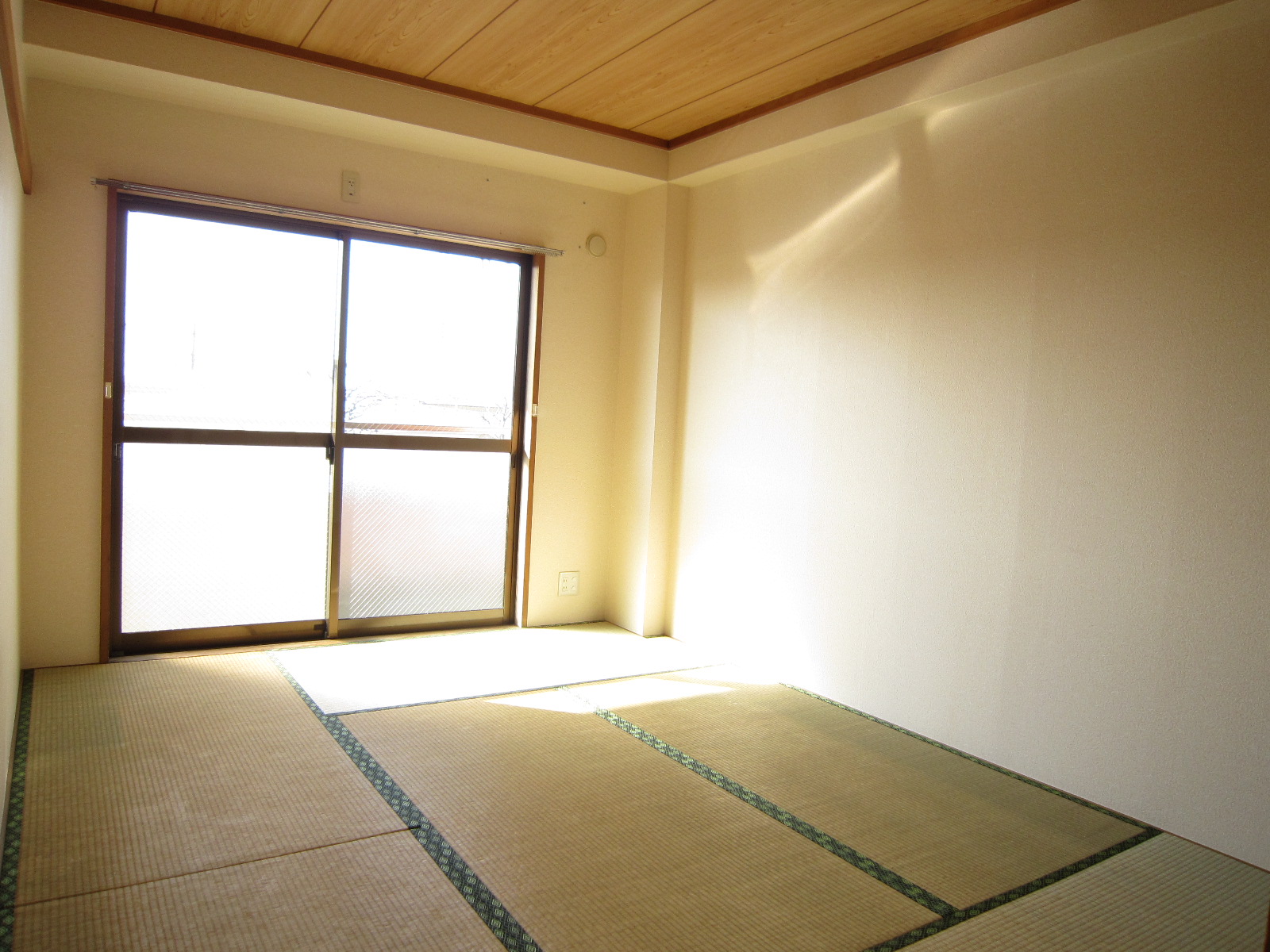 Living and room. Japanese-style room 6 quires ・ Southwestward good per yang!
