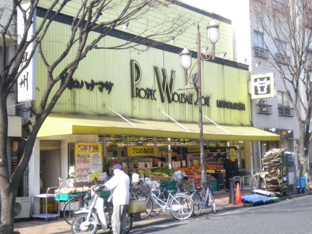 Shopping centre. 880m until the meat Hanamasa (shopping center)