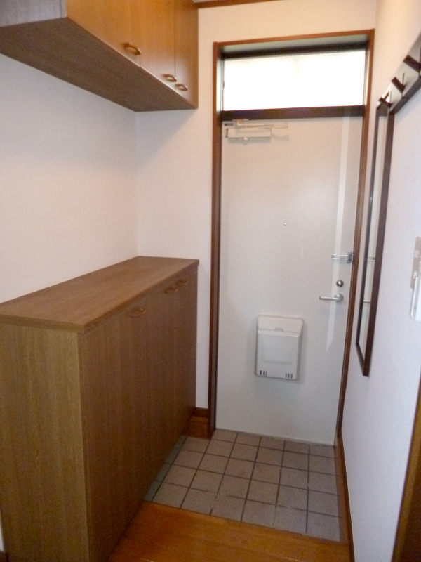 Entrance. Shoes BOX ・ mirror ・ With hanger