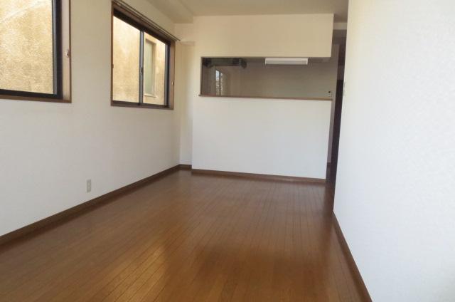 Living and room. Western-style 2