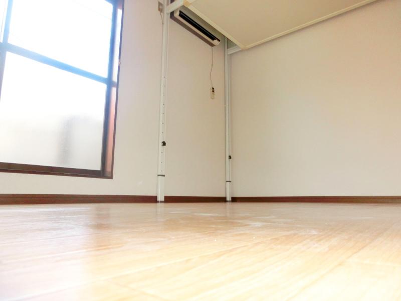 Living and room. Spacious living room.