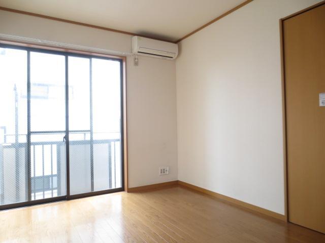 Living and room. Western-style 1