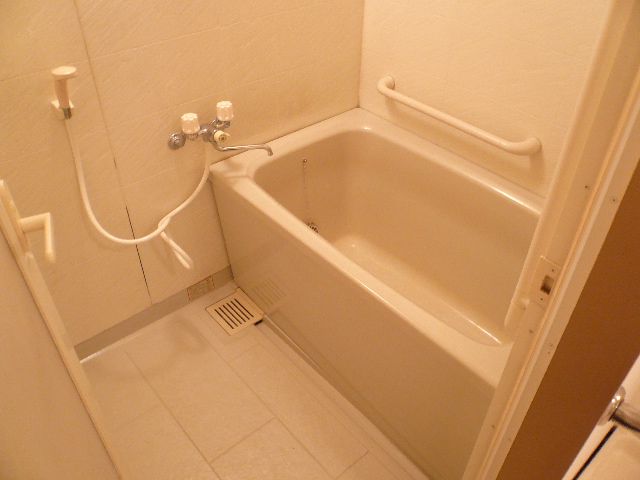 Bath. Follow-fired function with bus