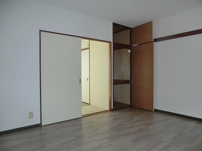 Other room space. Western-style housing