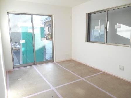 Non-living room. Indoor (12 May 2013) Shooting