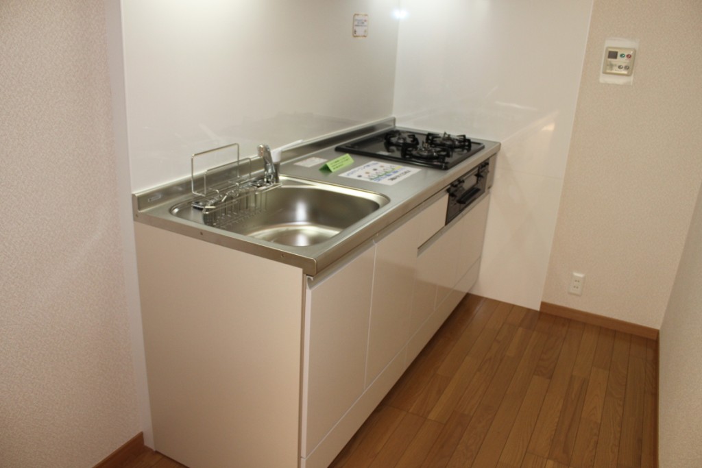 Kitchen. 3-burner stove with system kitchens with new exchange