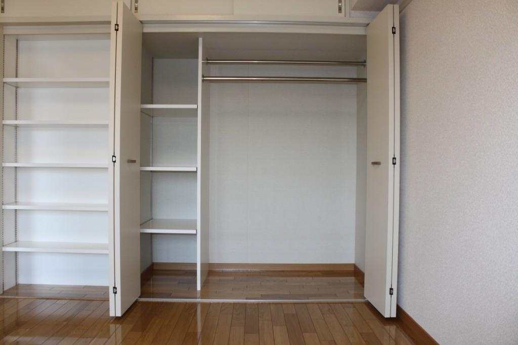 Receipt. East side Western-style closet