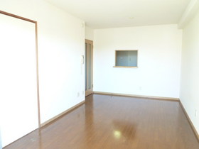 Living and room. It is a living counter kitchen