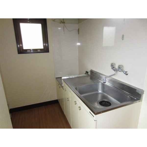 Kitchen.  ※ Photo another compartment