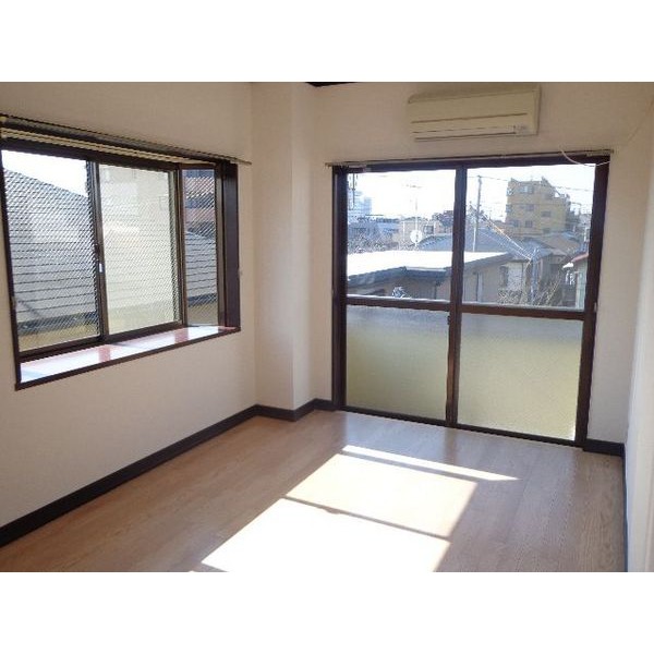 Living and room.  ※ Photo another compartment