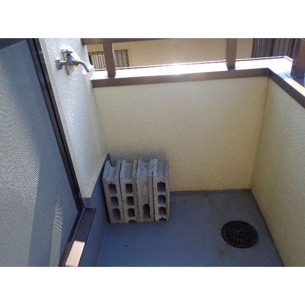 Balcony.  ※ Photo another compartment
