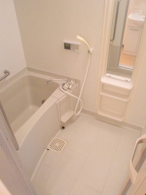 Bath. Spacious bath of add fueled