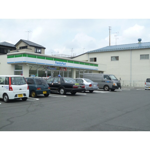 Convenience store. FamilyMart Shishibone-chome store up (convenience store) 101m