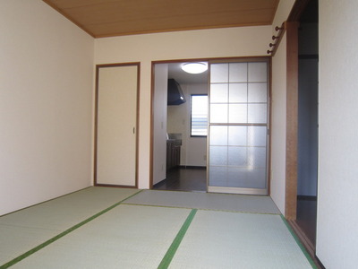 Other room space. There is also a Japanese-style room
