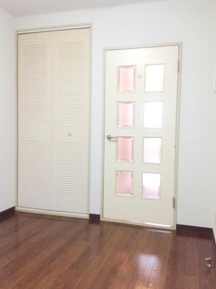 Living and room. Storage lot