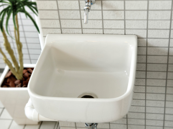 balcony ・ terrace ・ Private garden.  [Slop sink] Standard equipped with a slop sink is on the balcony of each dwelling unit. This is useful when you enjoy gardening and home garden. (Same specifications)