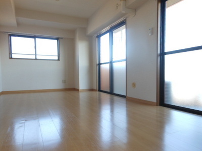 Living and room. 15 Pledge exceeded of living