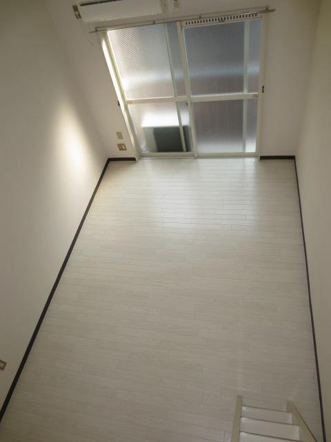 Living and room. Western-style 3