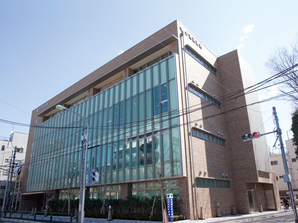 Surrounding environment. Municipal Koiwa library (a 10-minute walk / About 770m)