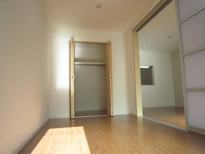 Other room space. All flooring