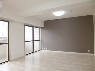 Living and room. Spacious is living