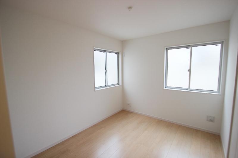 Non-living room. Indoor (10 May 2013) Shooting