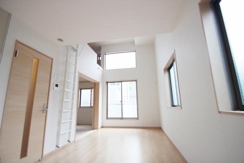 Living. Indoor (10 May 2013) Shooting