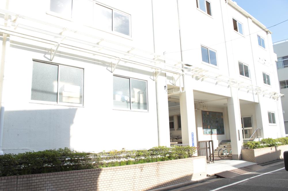 Primary school. 740m until Kasai elementary school