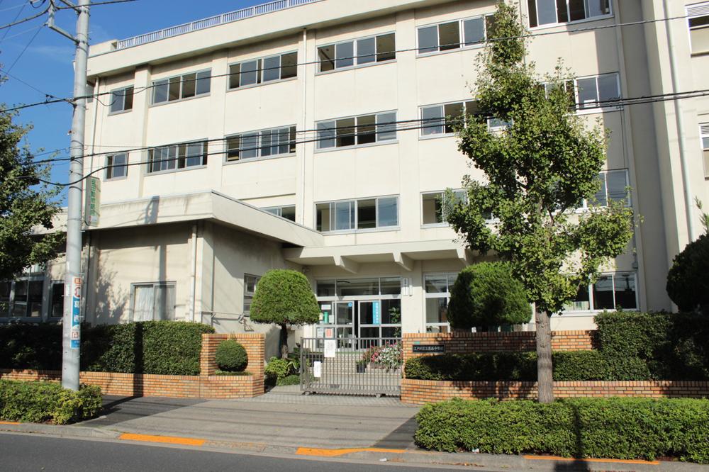 Junior high school. 780m until Kasai junior high school