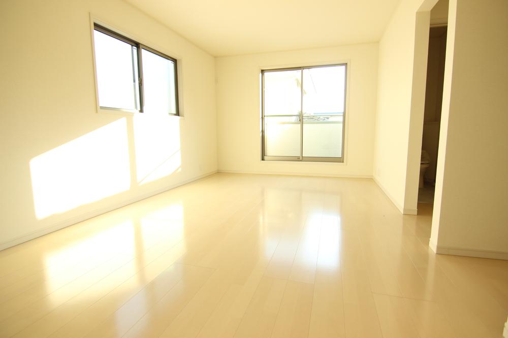 Living. Spacious LDK16.4 Pledge