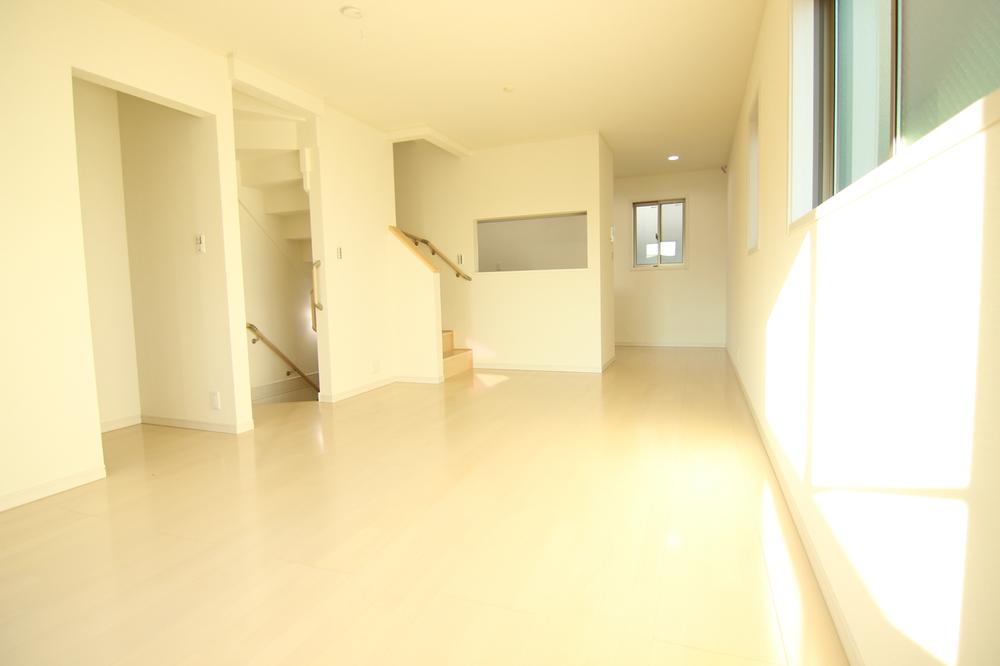 Living. Spacious LDK16.4 Pledge