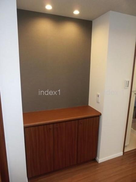 Receipt. Cabinet decorate and flowers