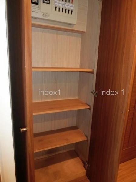 Receipt. Also dispose of there is also the corridor storage luggage!