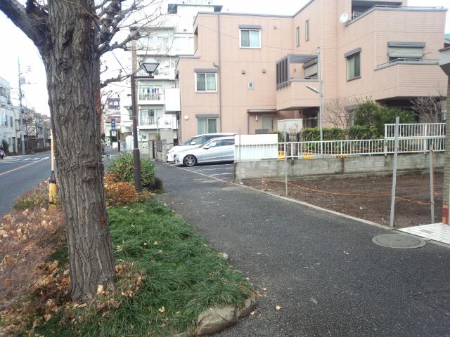 Local photos, including front road. Local (January 2014) Shooting