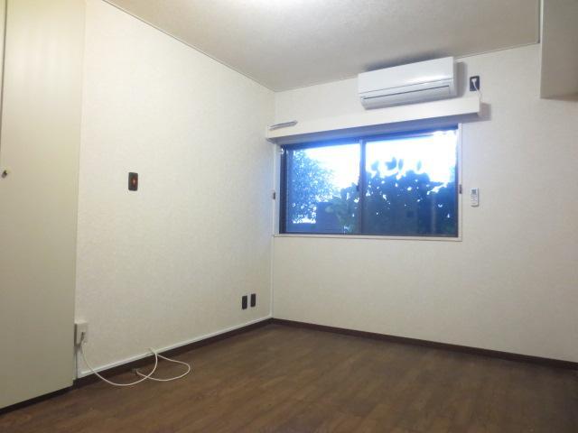 Living and room. Western-style 2