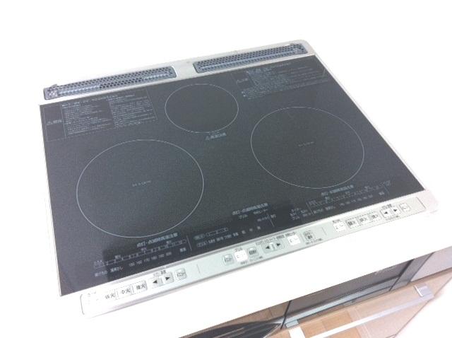 Kitchen. Daily care Ease IH stove in a quick one wipe