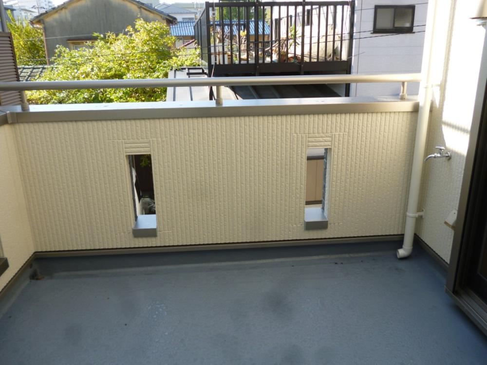 Balcony. 2 places balcony