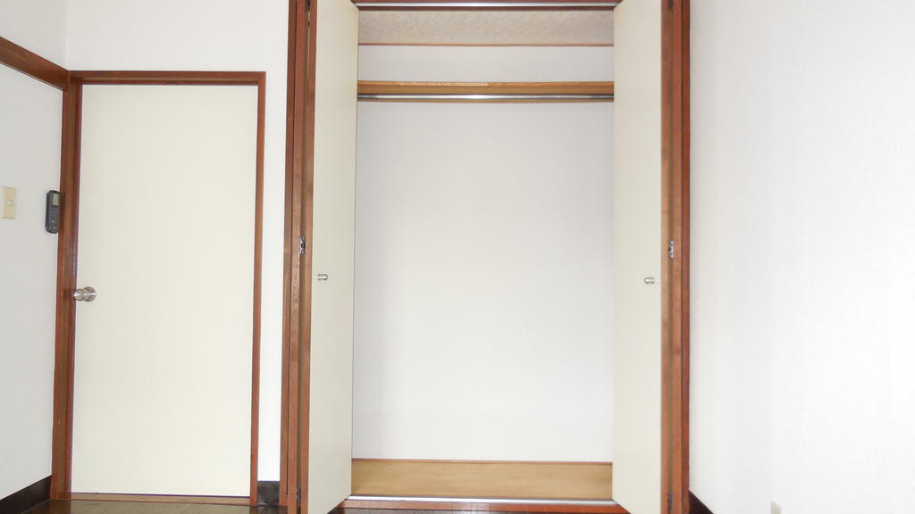 Receipt. It is with large closet. 