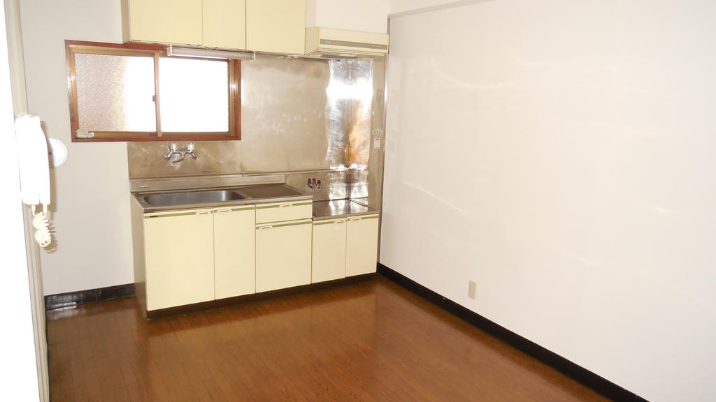 Living and room. Two-burner stove installation Allowed