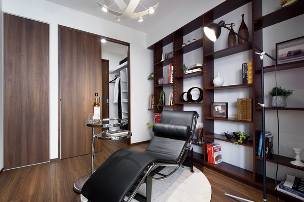 living ・ Next to the dining, Western-style (3), Things enter and walk-through closets are available