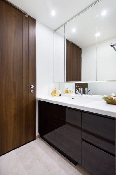 Stylish vanity that can store plenty under the three-sided mirror back and counter. Health meter can be stored