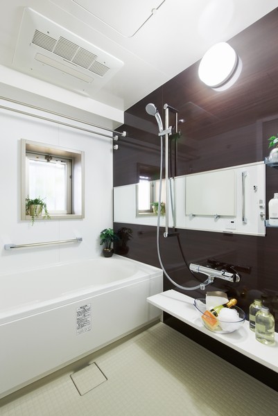 Equipped with a mist sauna with bathroom heating dryer. In full Otobasu, Hot water-covered, Keep warm, Reheating, Add hot water is also one button