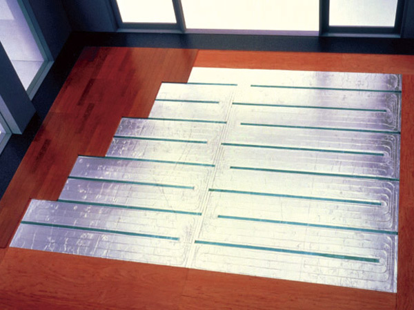Other.  [TES (gas hot water type) floor heating] Warm from the foot, Friendly heating to the body. Since the combustion is no air be clean. It is safe for those children and elderly.