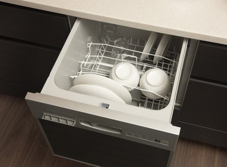 Building structure. Standard equipped with a dish washing and drying machine that can reduce the time of cleaning up. Leeway of time is born after a meal (A type model room)