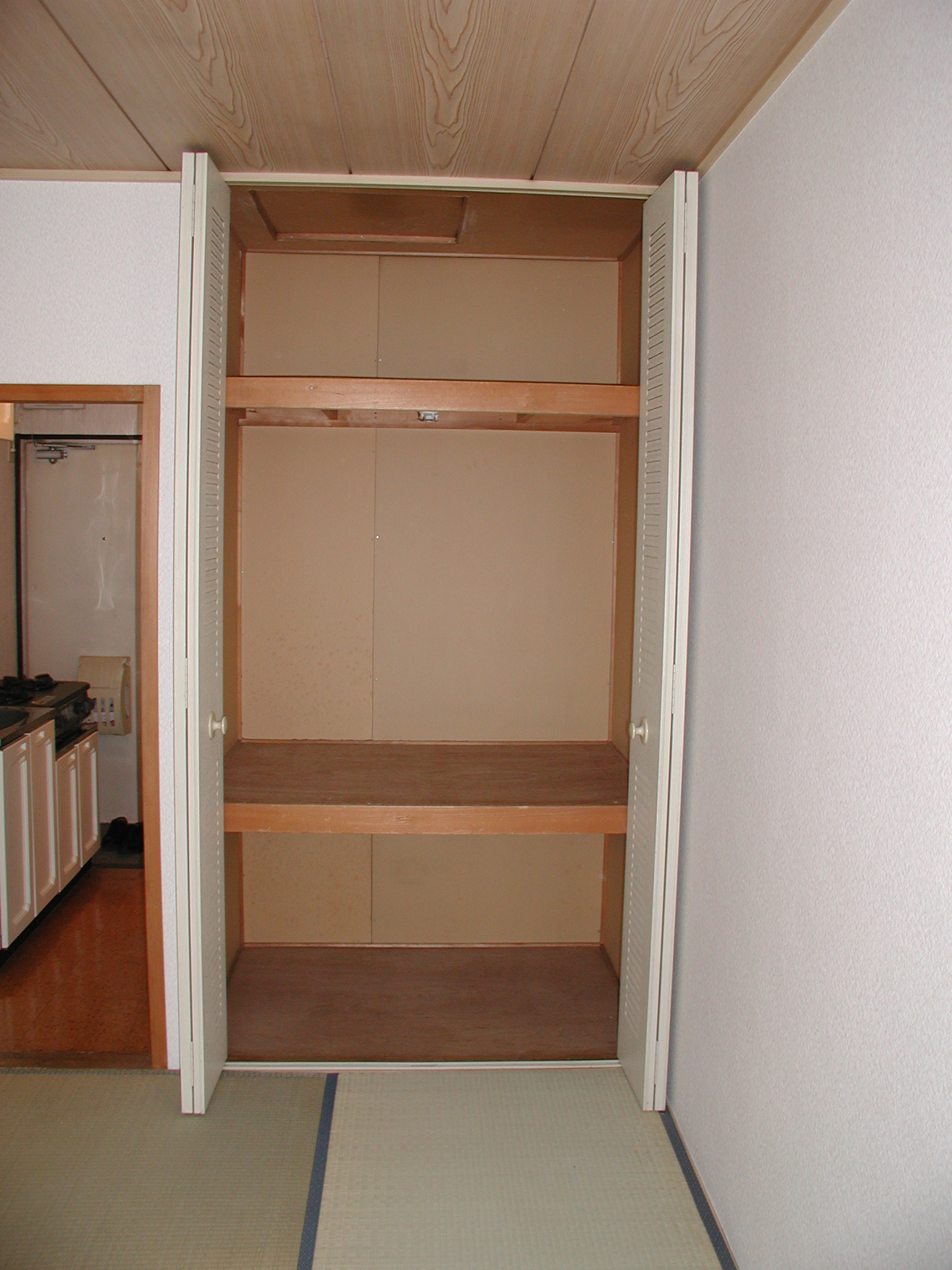 Receipt. Spacious storage