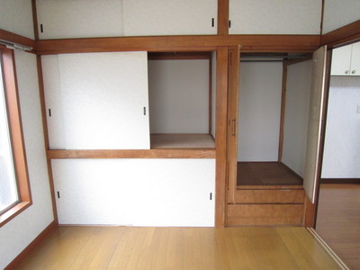 Receipt. Storage rooms