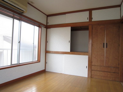 Living and room. Western-style 6 Pledge